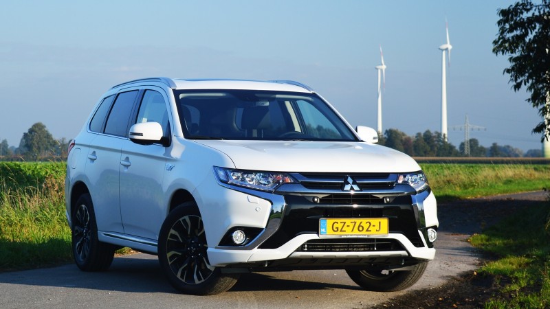 Mitsubishi Outlander  PHEV Instyle+