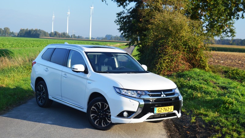 Mitsubishi Outlander  PHEV Instyle+