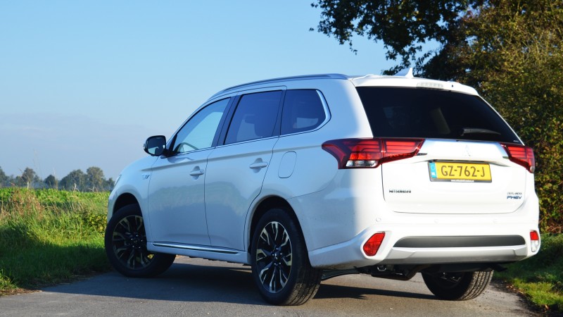 Mitsubishi Outlander  PHEV Instyle+