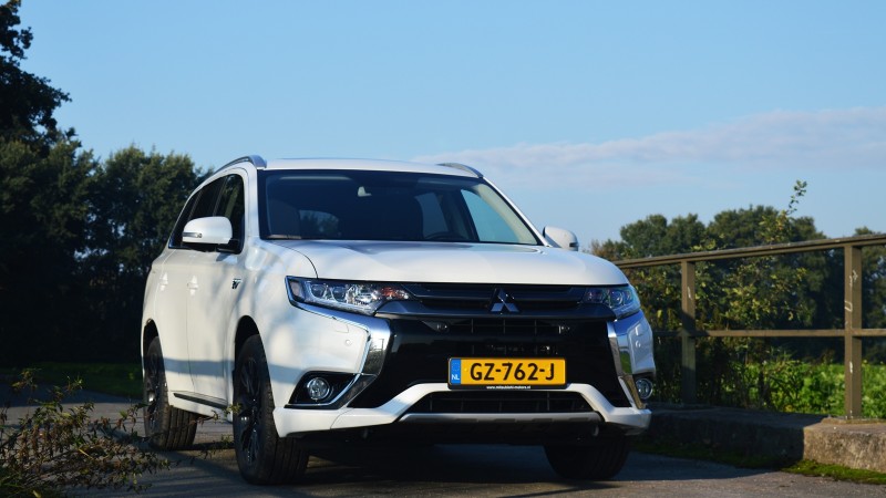 Mitsubishi Outlander  PHEV Instyle+