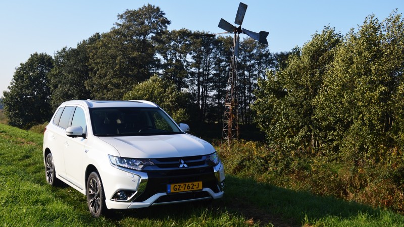 Mitsubishi Outlander  PHEV Instyle+