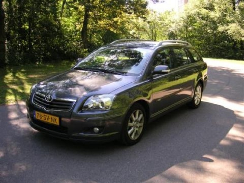 Toyota Avensis Wagon 2.2 D-4D Linea Luna