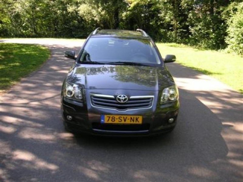 Toyota Avensis Wagon 2.2 D-4D Linea Luna