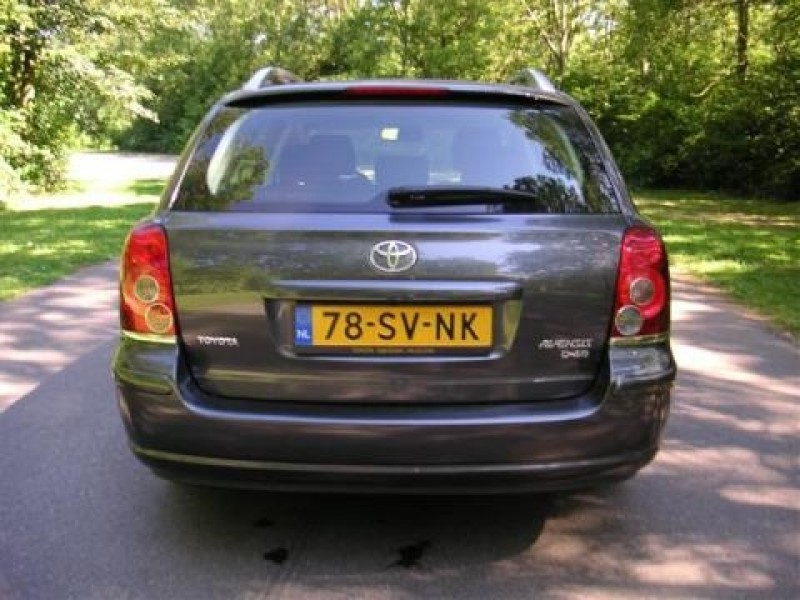 Toyota Avensis Wagon 2.2 D-4D Linea Luna