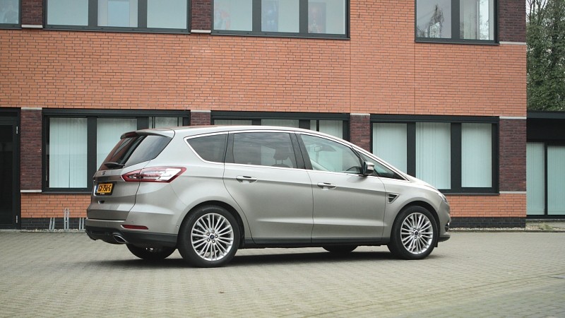 Ford S-Max 2.0 TDCi 180 pk Powershift Titanium