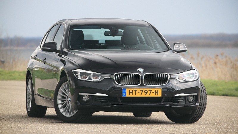 BMW 3 Serie Sedan 330e High Executive Luxury Line