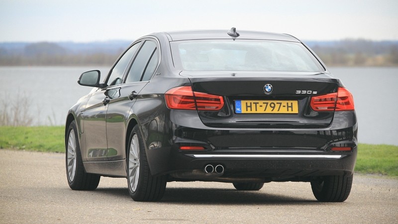 BMW 3 Serie Sedan 330e High Executive Luxury Line