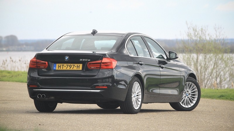 BMW 3 Serie Sedan 330e High Executive Luxury Line