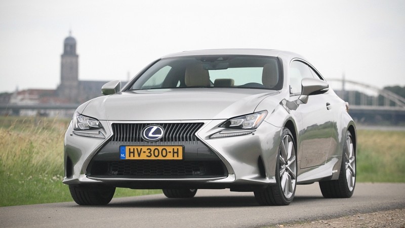 Lexus RC 300h Luxury Line