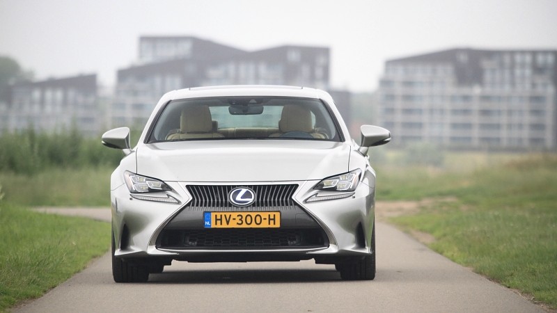 Lexus RC 300h Luxury Line