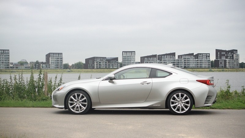 Lexus RC 300h Luxury Line