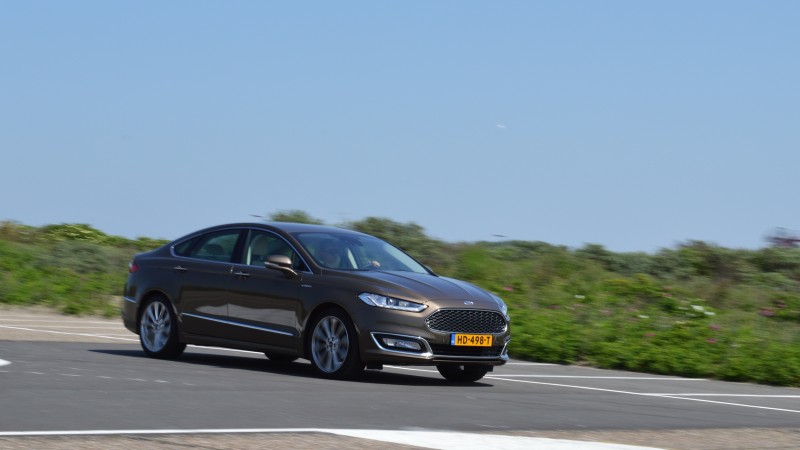 Ford Mondeo sedan 2.0 EcoBoost Vignale