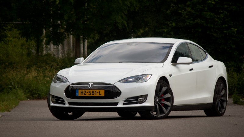 Tesla Model S P90D Ludicrous