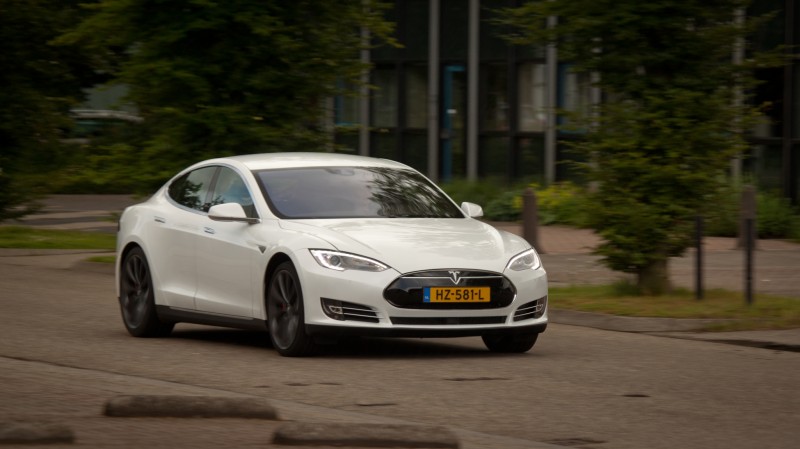 Tesla Model S P90D Ludicrous