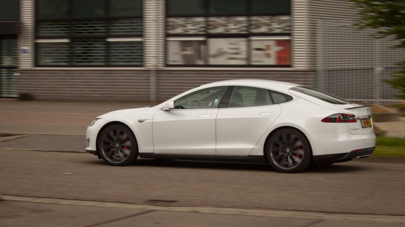 Tesla Model S P90D Ludicrous