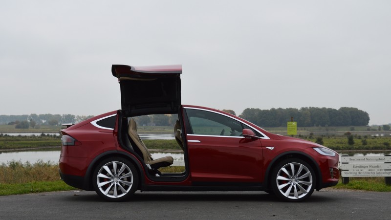 Tesla Model X P90D Ludicrous