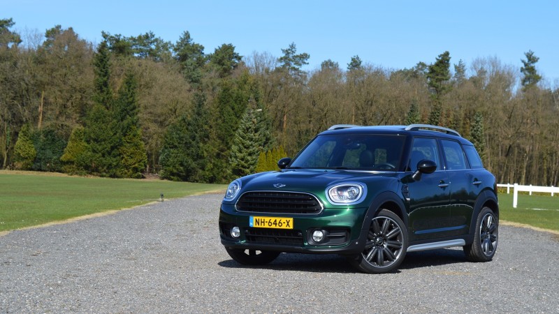 MINI Countryman Cooper Serious Business