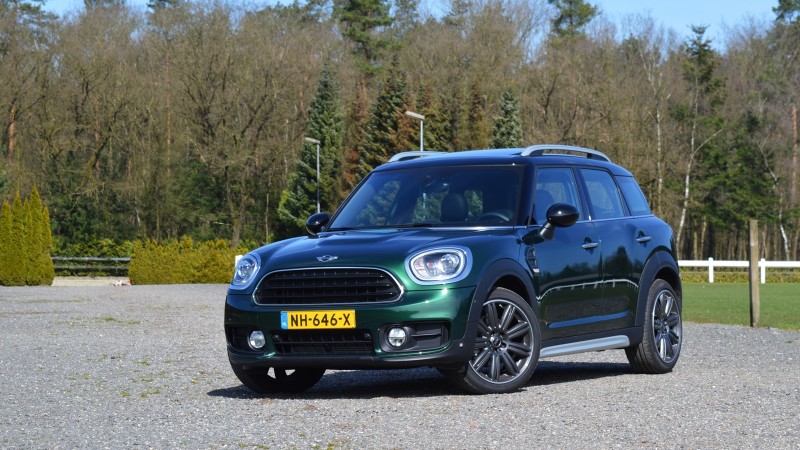 MINI Countryman Cooper Serious Business