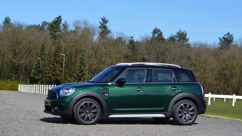 MINI Countryman Cooper Serious Business