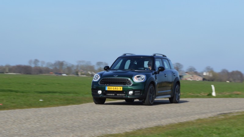 MINI Countryman Cooper Serious Business