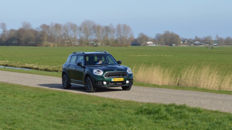 MINI Countryman Cooper Serious Business