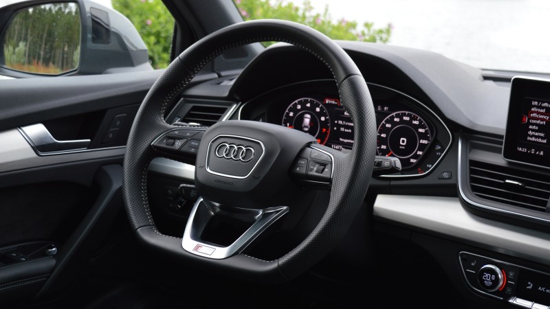 Audi Q5 2.0 TFSI quattro S-tronic Launch Edition