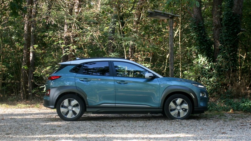 Hyundai Kona EV  64 kWh Premium