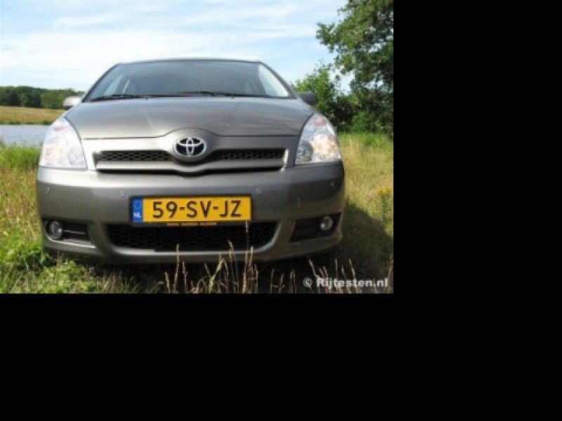 Toyota Verso 1.8 VVT-i Dynamic