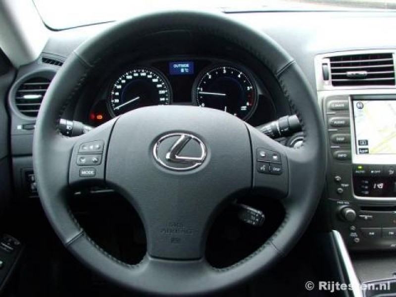 Lexus IS 220d  Business