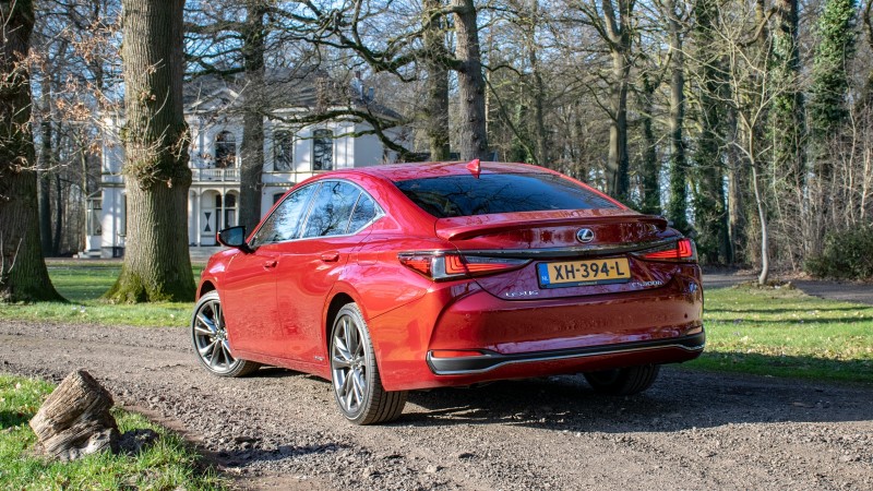 Lexus ES 300h F Sport Premium