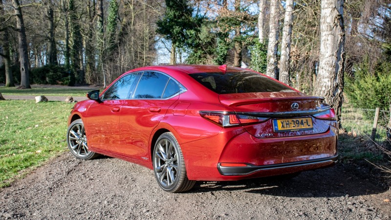 Lexus ES 300h F Sport Premium