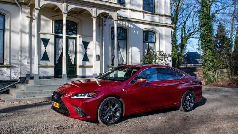 Lexus ES 300h F Sport Premium