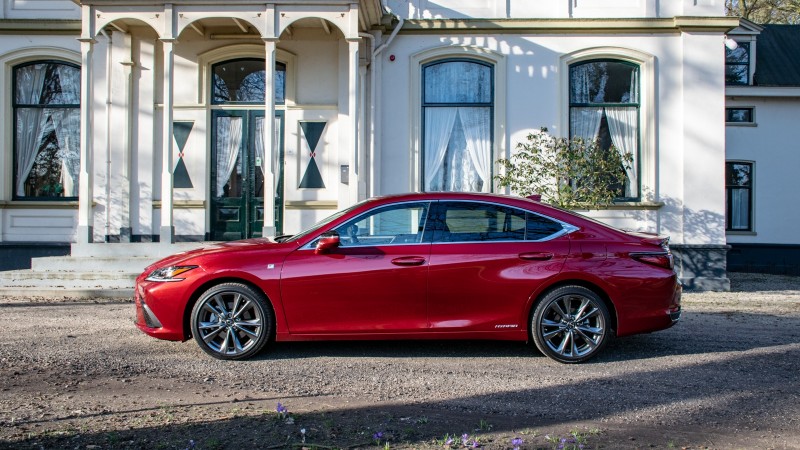 Lexus ES 300h F Sport Premium