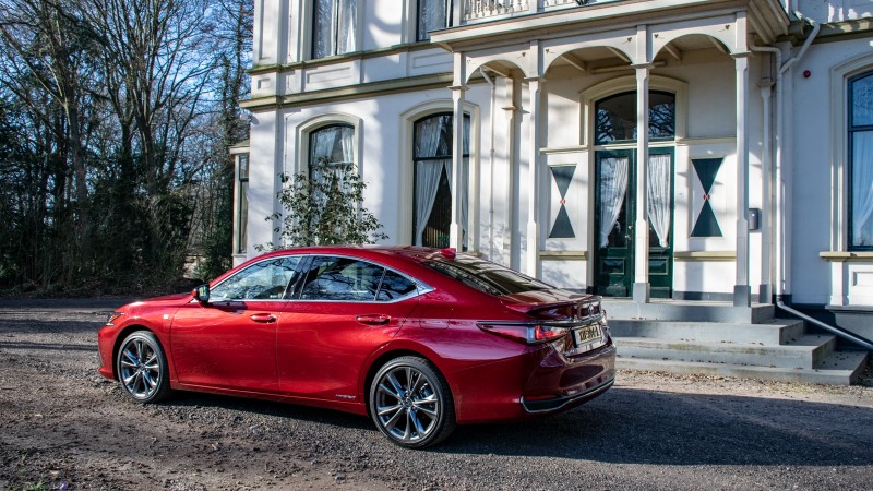 Lexus ES 300h F Sport Premium