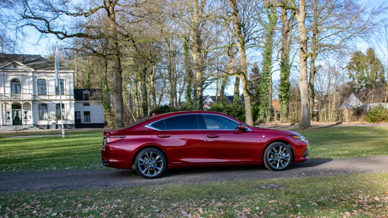 Lexus ES 300h F Sport Premium