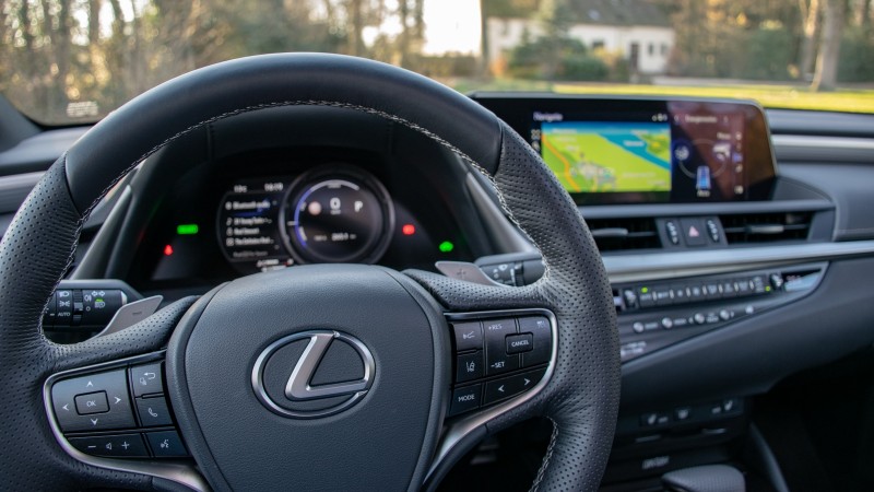 Lexus ES 300h F Sport Premium