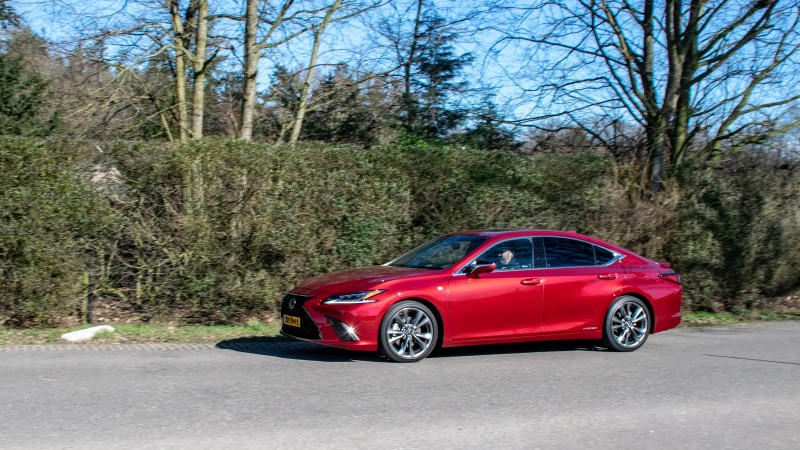 Lexus ES 300h F Sport Premium