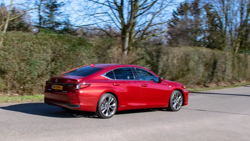 Lexus ES 300h F Sport Premium