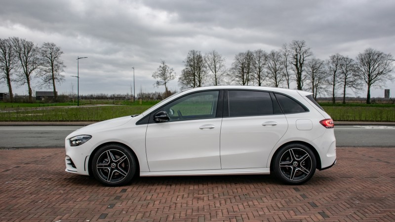 Mercedes-Benz B-klasse B180d Premium Plus AMG Line