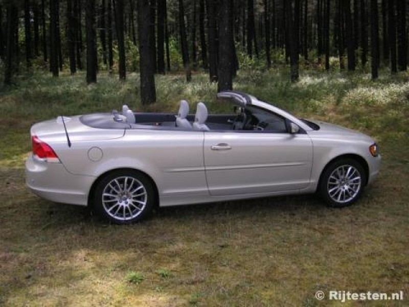 Volvo C70 2.4i Summum