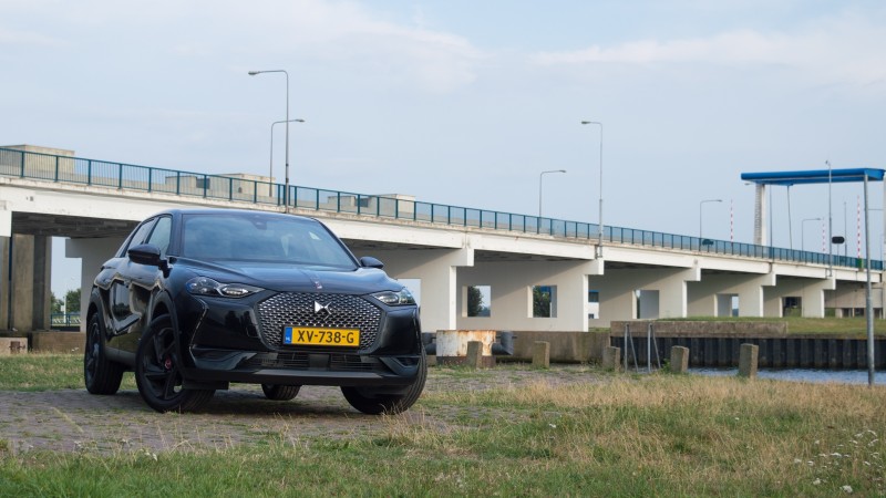 DS 3 Crossback PureTech 155 EAT8 La Premiere