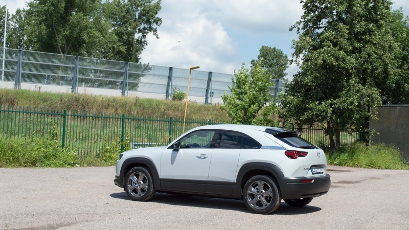 Mazda MX-30 E-Skyactiv Luxury