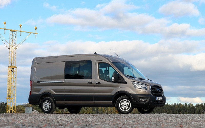 Ford Transit L3H2 2.0 EcoBlue Hybrid Limited