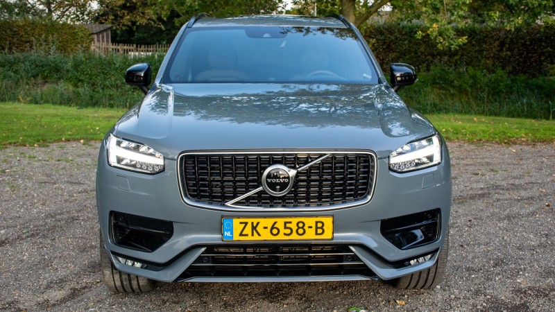 Volvo XC90 B5 AWD R Design