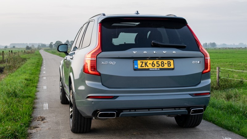 Volvo XC90 B5 AWD R Design