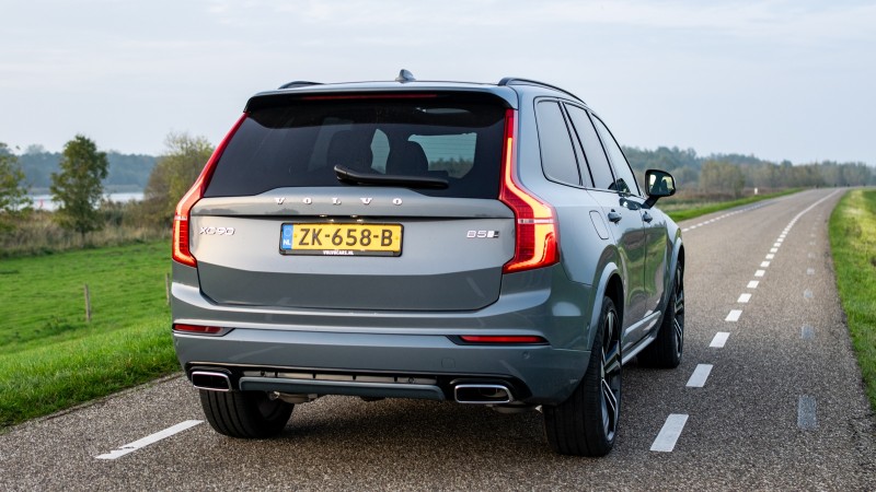 Volvo XC90 B5 AWD R Design