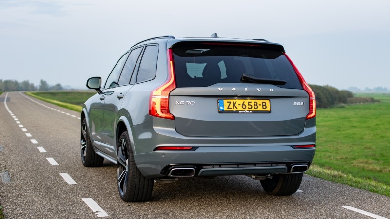 Volvo XC90 B5 AWD R Design