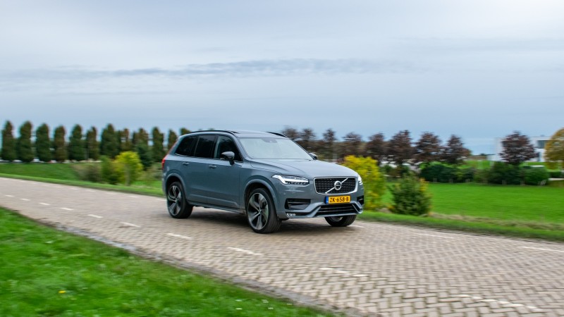 Volvo XC90 B5 AWD R Design