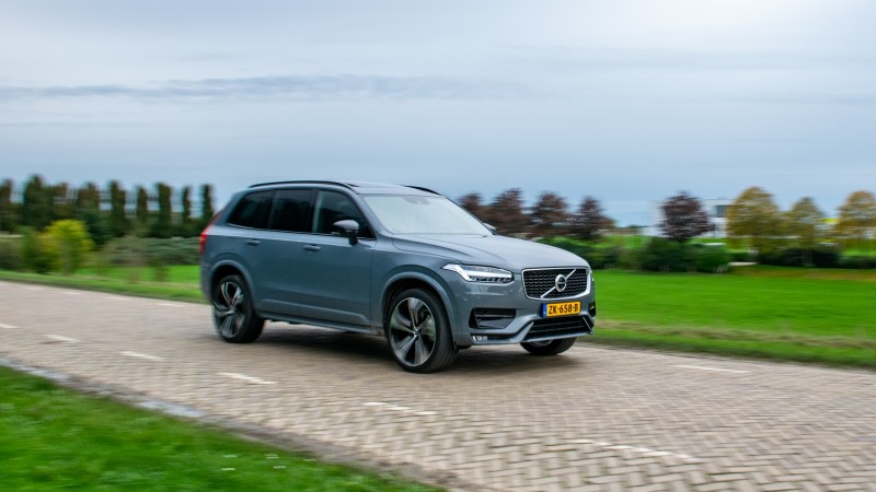 Volvo XC90 B5 AWD R Design