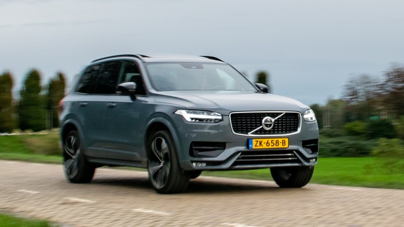 Volvo XC90 B5 AWD R Design